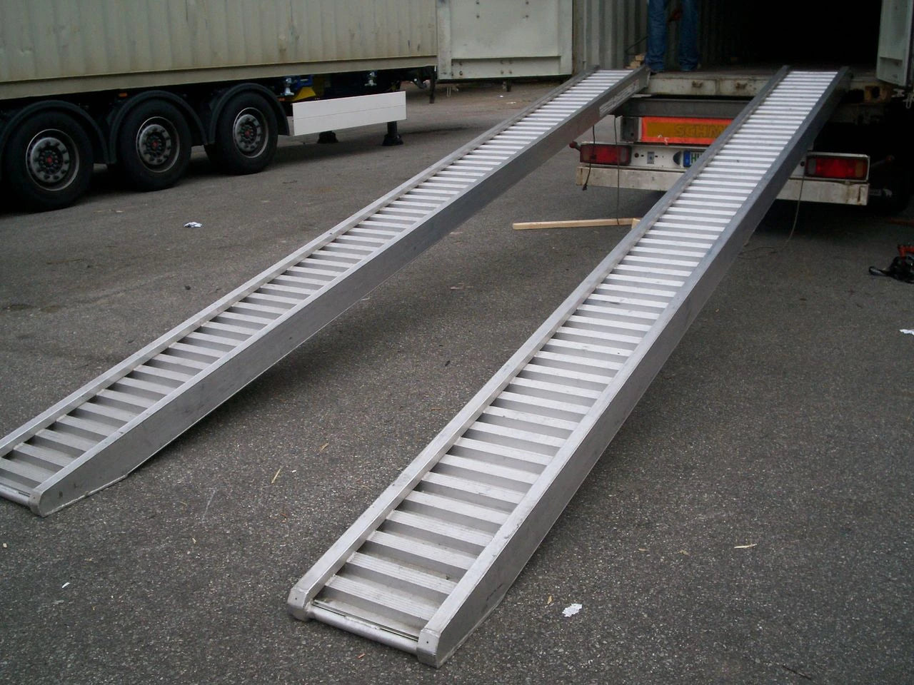 Aluminium-Verladeschiene AVS 90 bis 4.090 kg – Ansicht 2